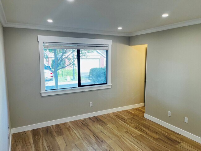 Building Photo - Single Level 2 Bedroom 2 Bath Danville Townhouse/Condo