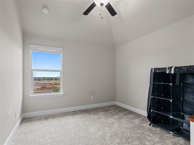 Building Photo - 2333 Willow Garden Dr