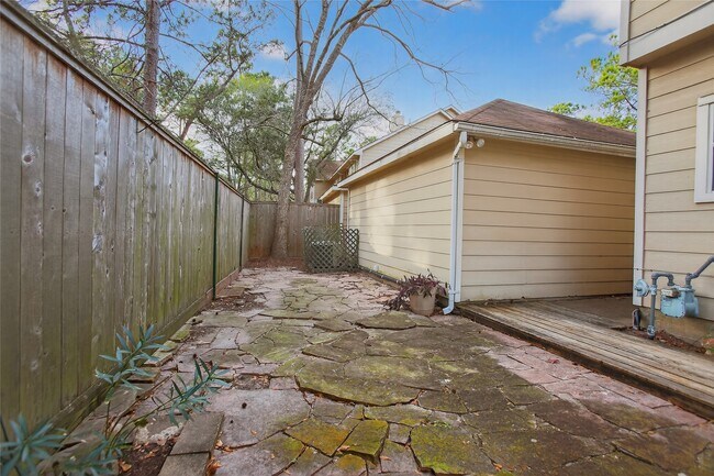 Building Photo - 15 S Avonlea Cir