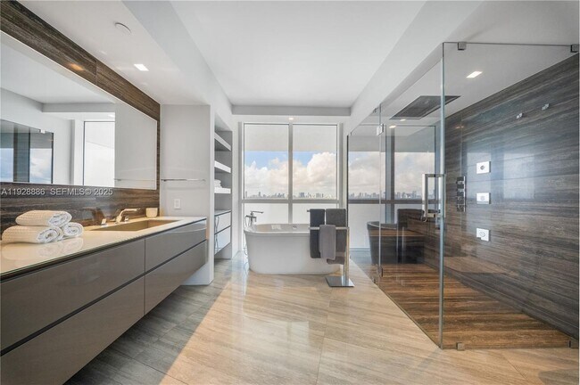 Building Photo - 450 Alton Ct