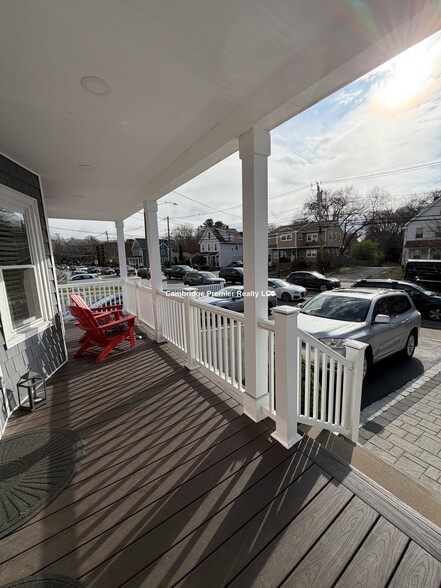 Building Photo - 538 Main St