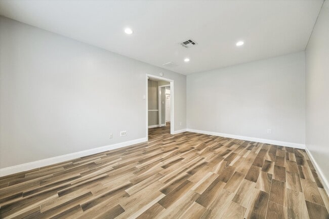 Building Photo - 10522 Barwood Dr