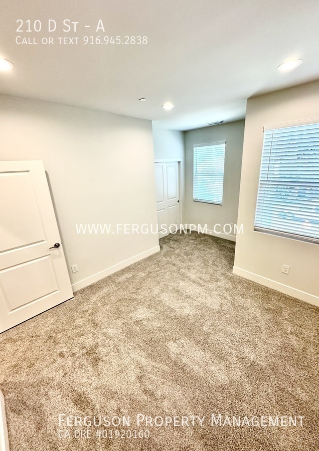 Building Photo - 210 D St