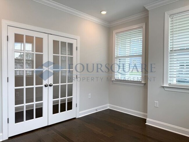 Building Photo - Spacious Corner-Lot Home with Guest Suite, Screened Porch & Detached 2-Car Garage – Resort-Style ...