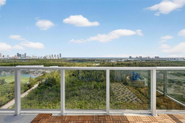 Building Photo - 15051 Royal Oaks Ln