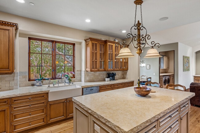 Building Photo - 3317 Taylor Rd