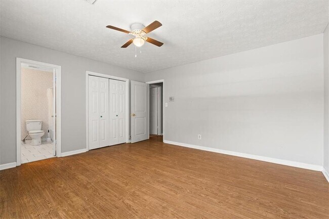 Building Photo - 360 Winding River Dr