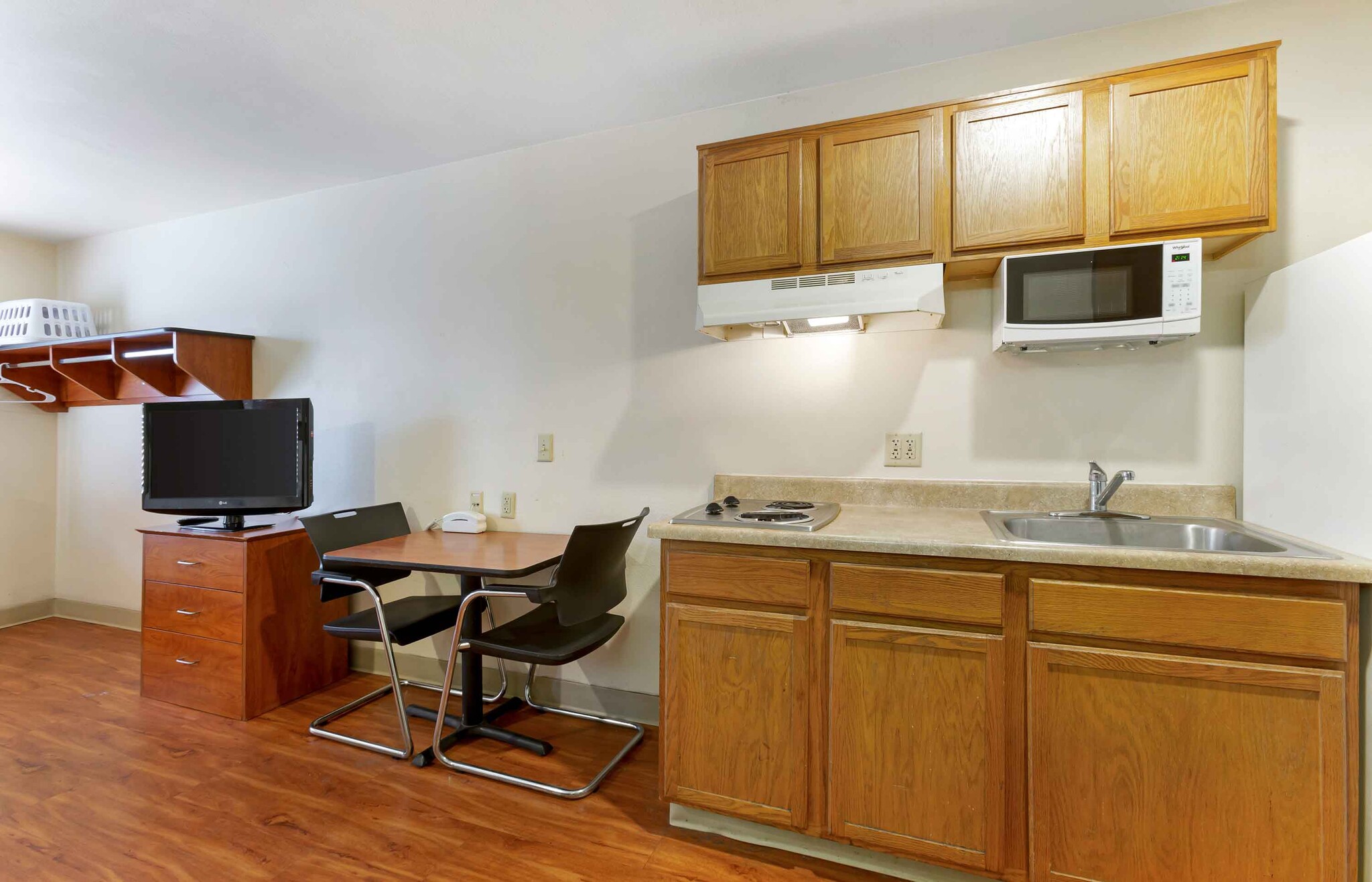 Building Photo - Furnished Studio-Phoenix - West