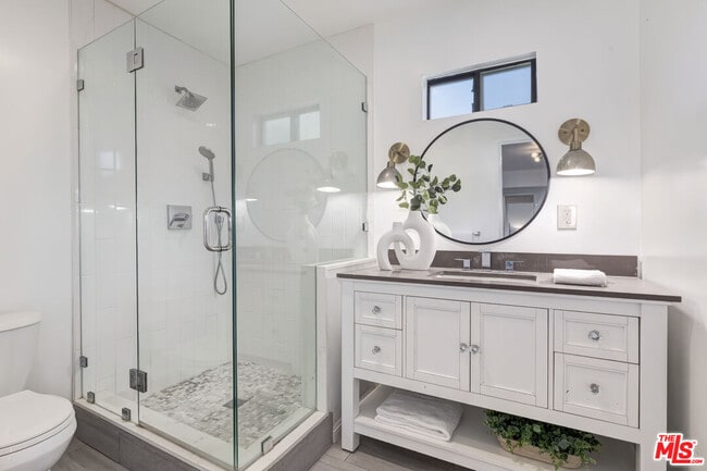 Building Photo - 9125 David Ave