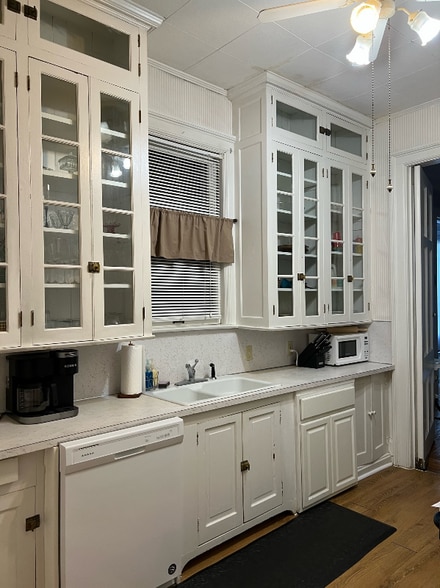 Building Photo - 701 N Lincoln St