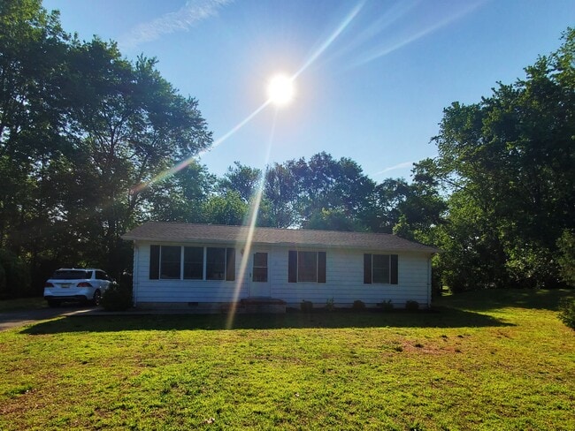 Building Photo - 109 Benjamin Ave