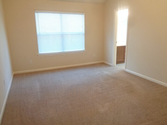 Building Photo - 19021 Hammer Ln