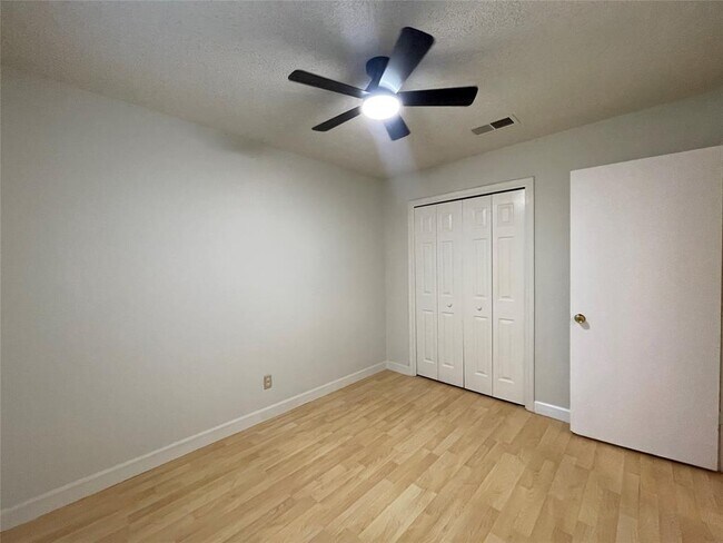 Building Photo - 2031 Redwing Way