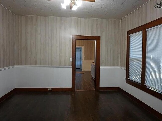 Building Photo - 1114 Monroe St