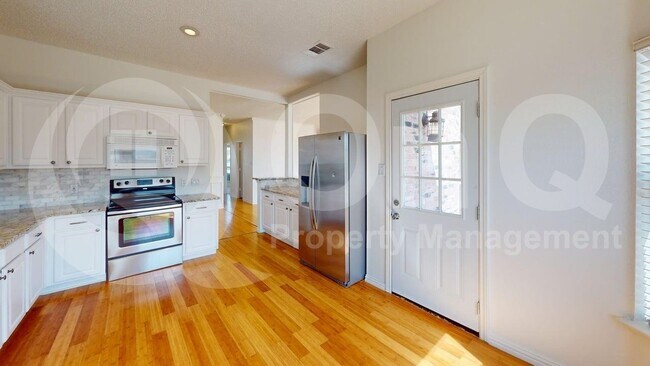 Building Photo - 6717 Smallwood Dr