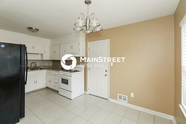 Building Photo - 4 Bedroom Pet-Friendly Home in Atlanta, GA with Main Street Renewal