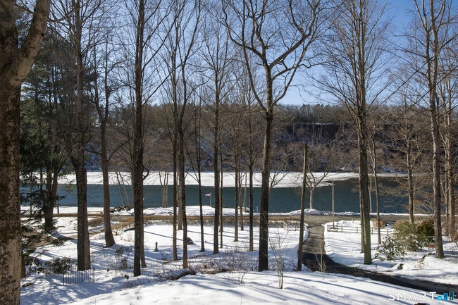 Building Photo - 67 Lake Lillinonah Rd N