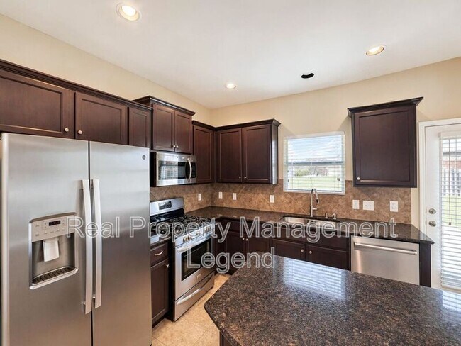 Building Photo - 9929 Pronghorn Rd