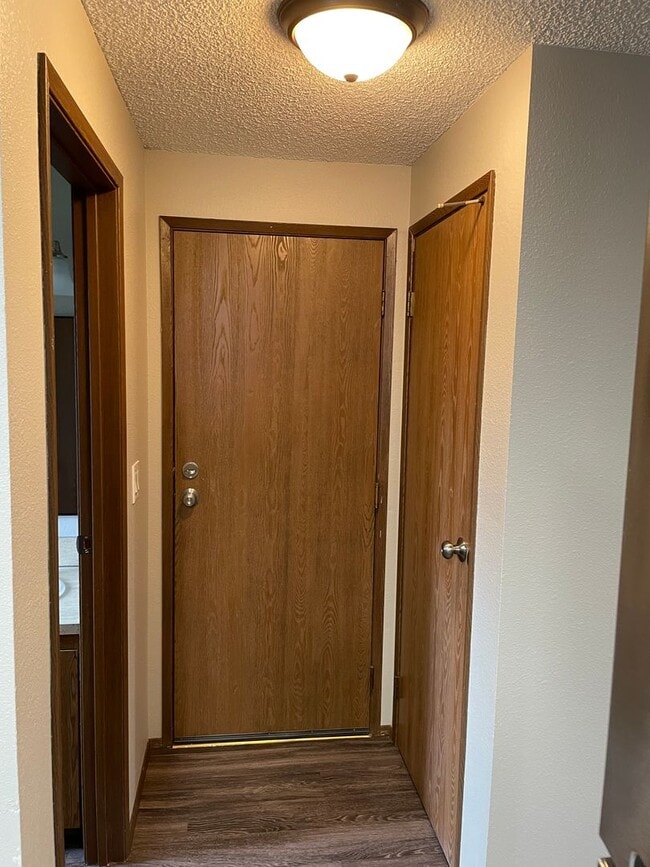 Building Photo - 9014 10th Pl SE