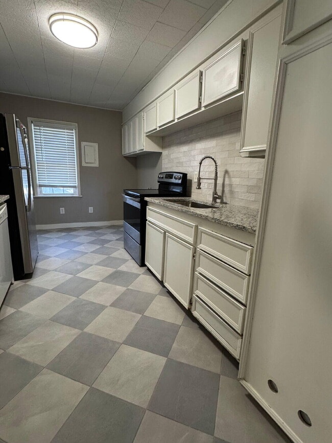 Building Photo - 2514 29th St