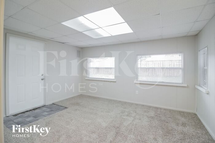 Building Photo - 1275 W Wellington Dr