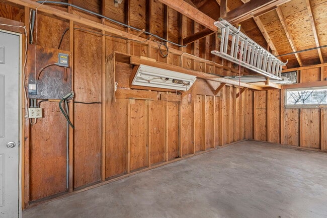 Building Photo - 4214 Xenia Ave N