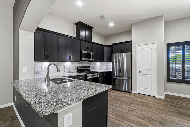 Building Photo - 782 Lemington St