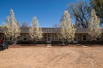 Building Photo - 207 E Stuart St