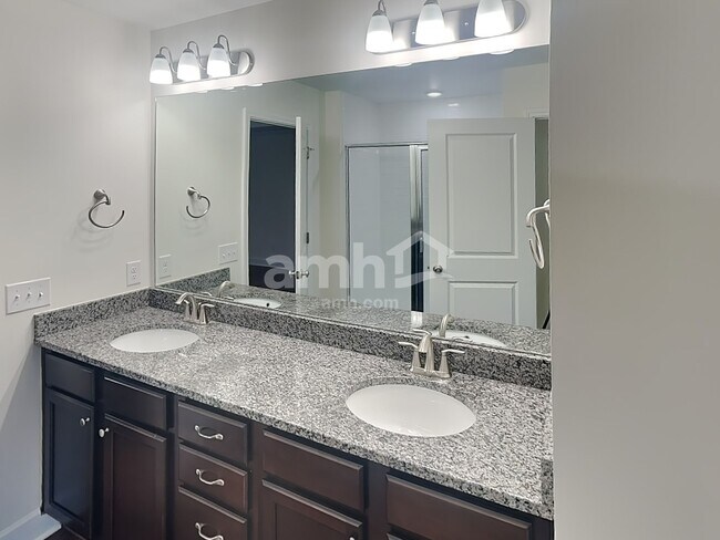 Building Photo - 807 Mary Beth Ct