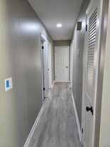 Building Photo - 2412 Springhill Rd