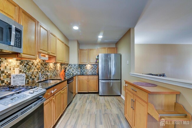 Building Photo - 13 Lackland Ave