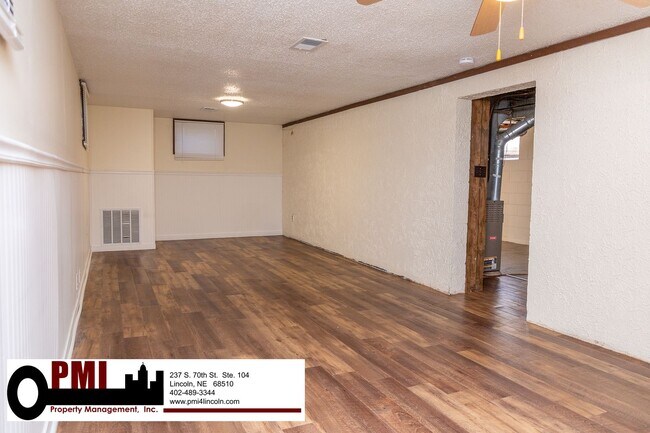Building Photo - 2 Bedroom, 1 Bathroom House for Rent; Avai...