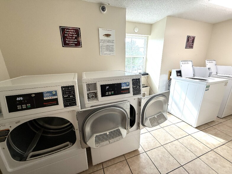 Building Photo - 6850 Blue Heron Blvd