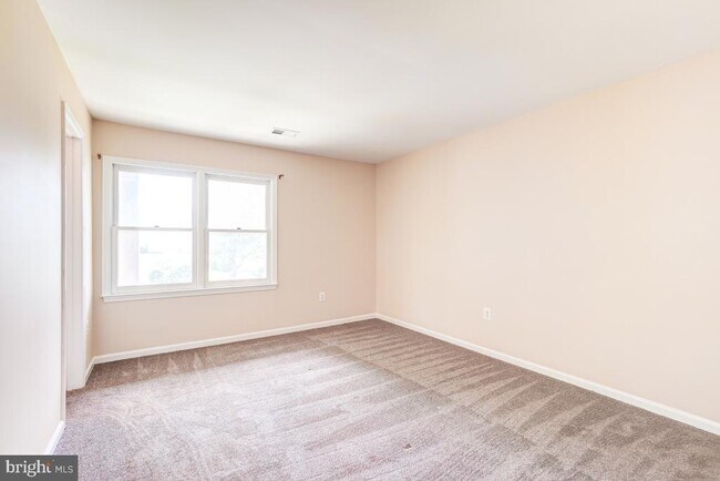 Building Photo - 20649 Shadyside Way