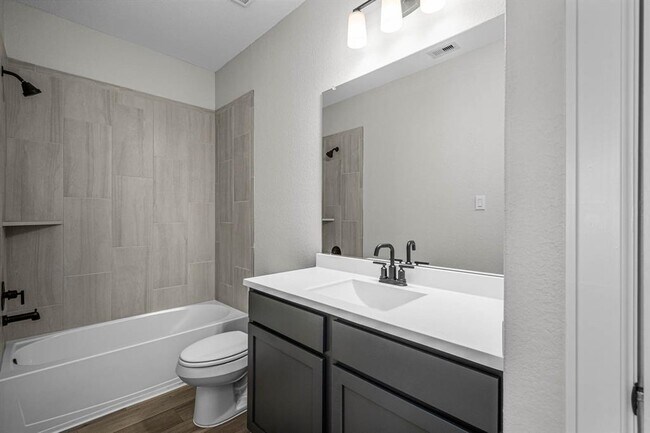 Building Photo - 3109 Banyan Dr