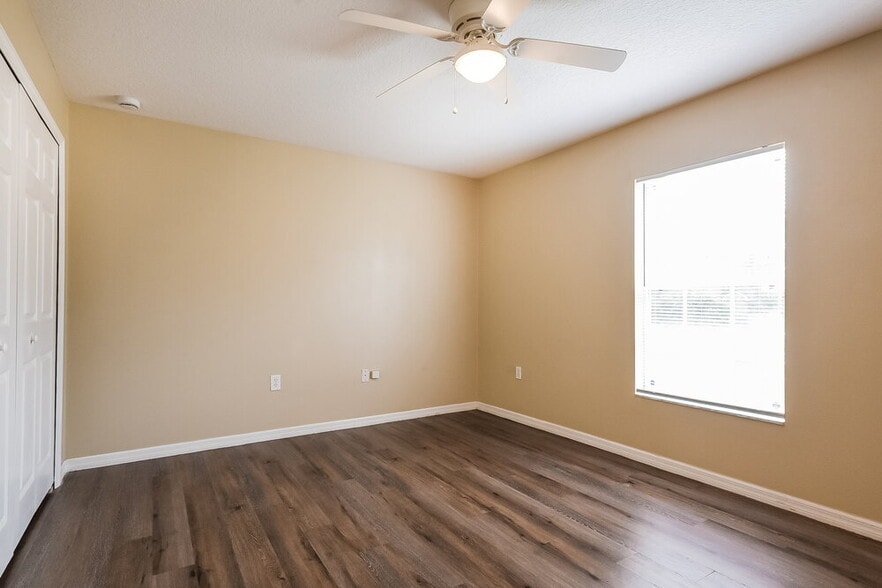 Building Photo - 1315 6th Ave