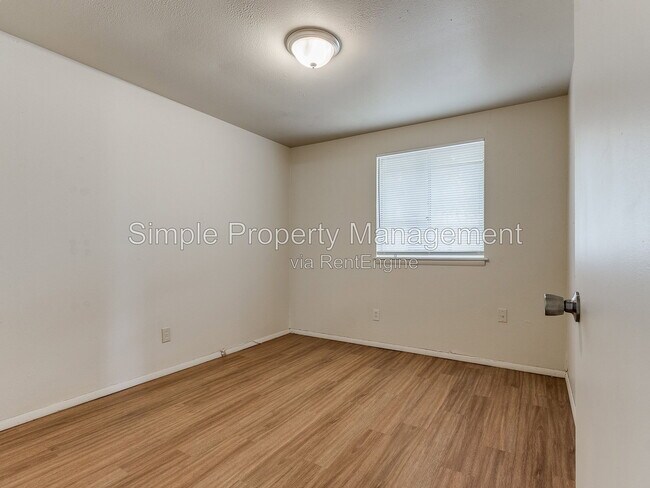 Building Photo - 4012 Parkwoods Ln