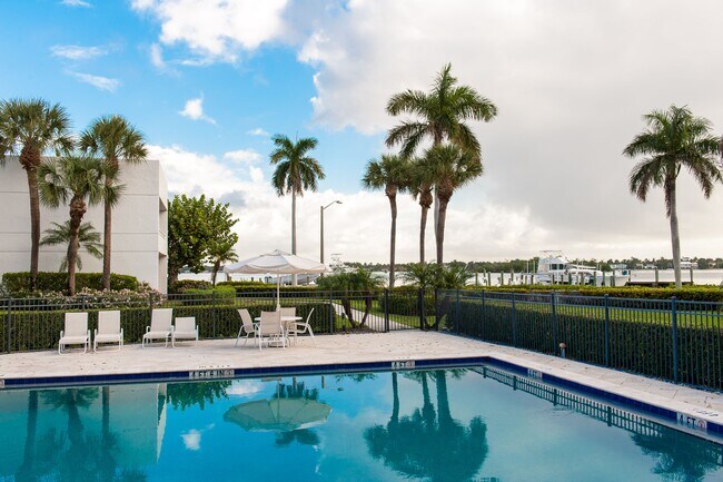 Primary Photo - 3701 S Flagler Dr