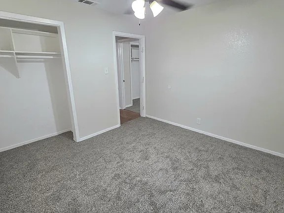 Building Photo - 400 Martin Ln