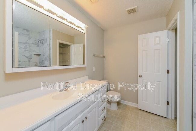 Building Photo - 15 Dillingham Pl