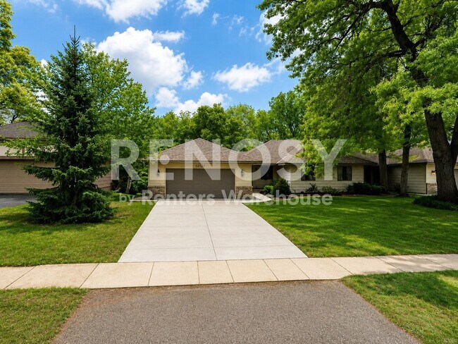Building Photo - 20245 Ann River Dr