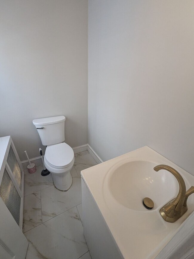 Building Photo - Detached Home - Oak Lane