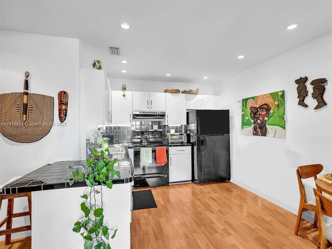 Building Photo - 3558 Magellan Cir