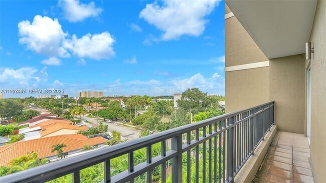 Building Photo - 120 Douglas Rd