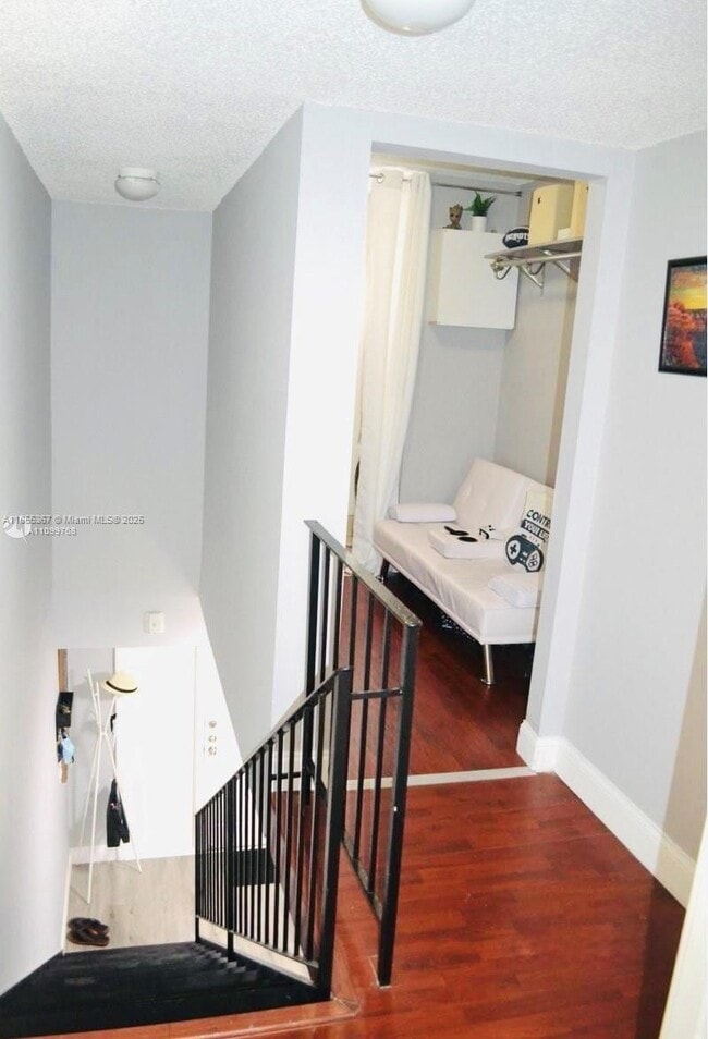 Building Photo - 9367 Fontainebleau Blvd