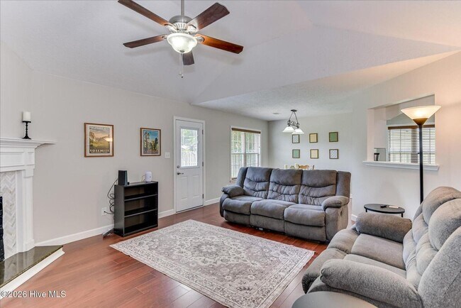Building Photo - 135 Summerfield Cir