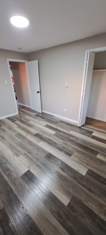 Building Photo - 1379 River Dr