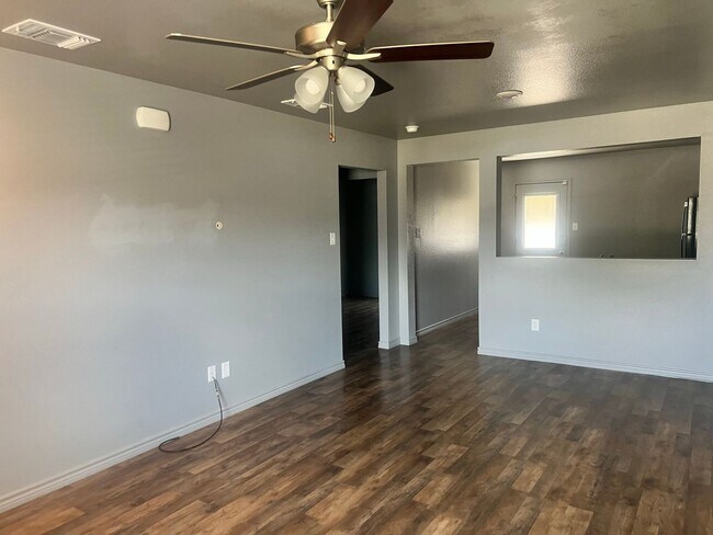 Building Photo - 2814 Leroy Cir