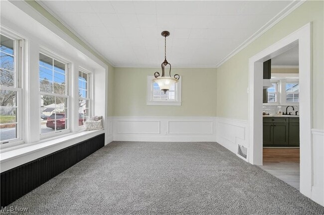 Building Photo - 437 Erie St