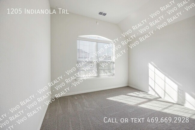 Building Photo - 1205 Indianola Trl